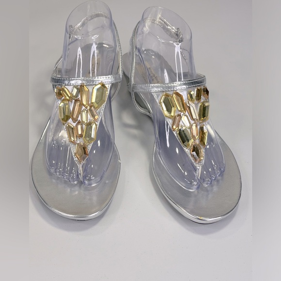 SIMPLY VERA/VERA WANG Serena Silver Metallic Jeweled Wedge Sandals-9 - Picture 1 of 6